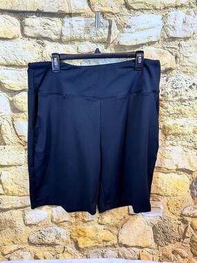 Gradual Women's 2XL Black High Waisted Athletic Bermuda Shorts with Pockets